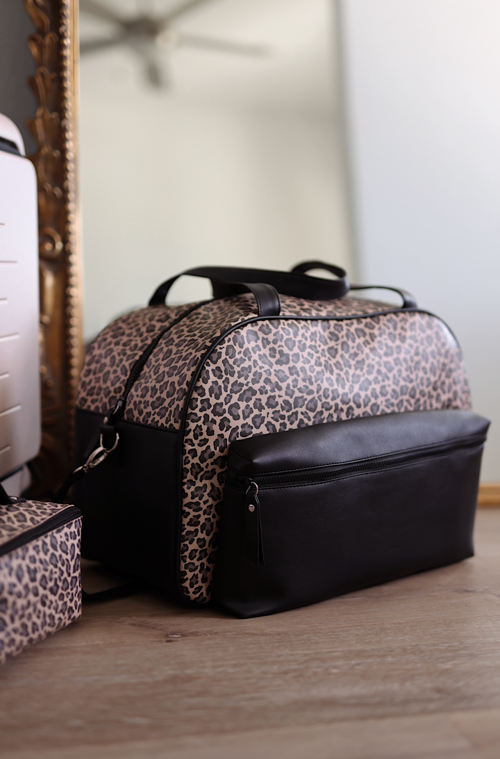 Jadelynn Brooke - Duffle Bag – Traditional Cheetah