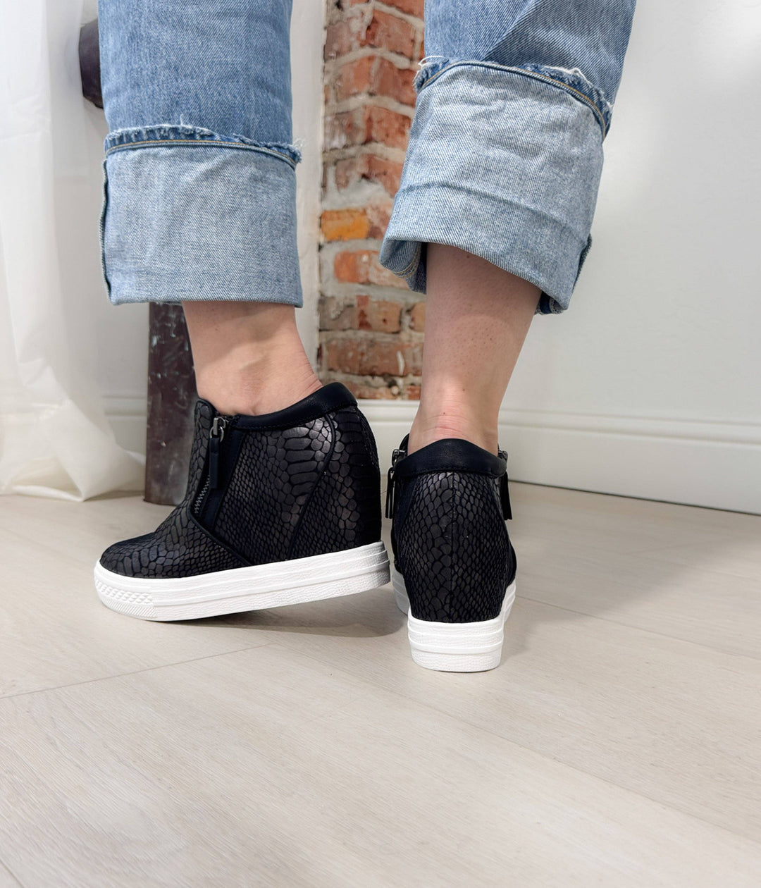 Naughty Monkey - Timmibelle Wedge Sneaker in Black