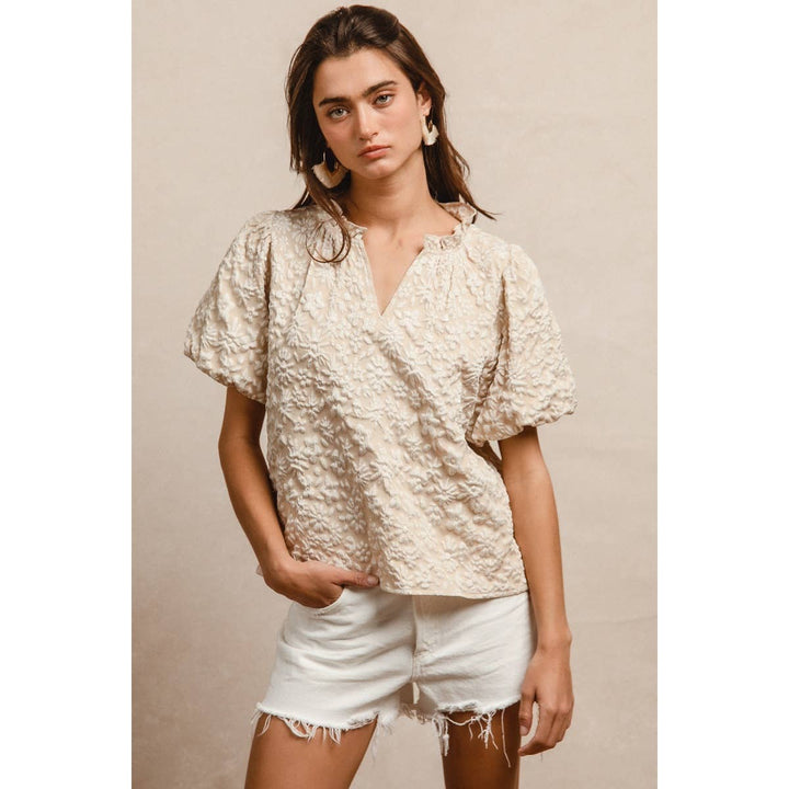 BiBi - FLORAL PATTERN TEXTURE SLEEVES RUFFLED V-NECK TOP