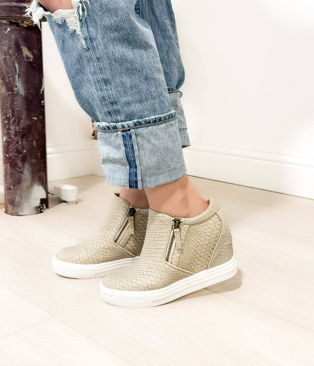 Naughty Monkey - Timmibelle Wedge Sneaker in Cream