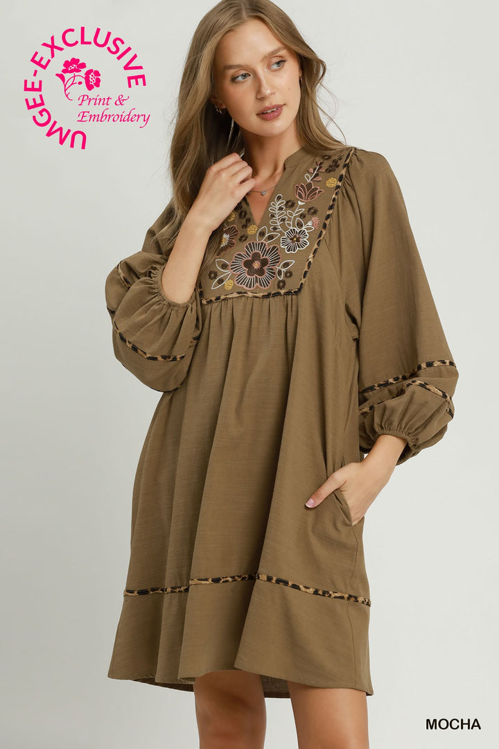 UMGEE EXCLUSIVE Floral Embroidered Contrast Trim Babydoll Dress