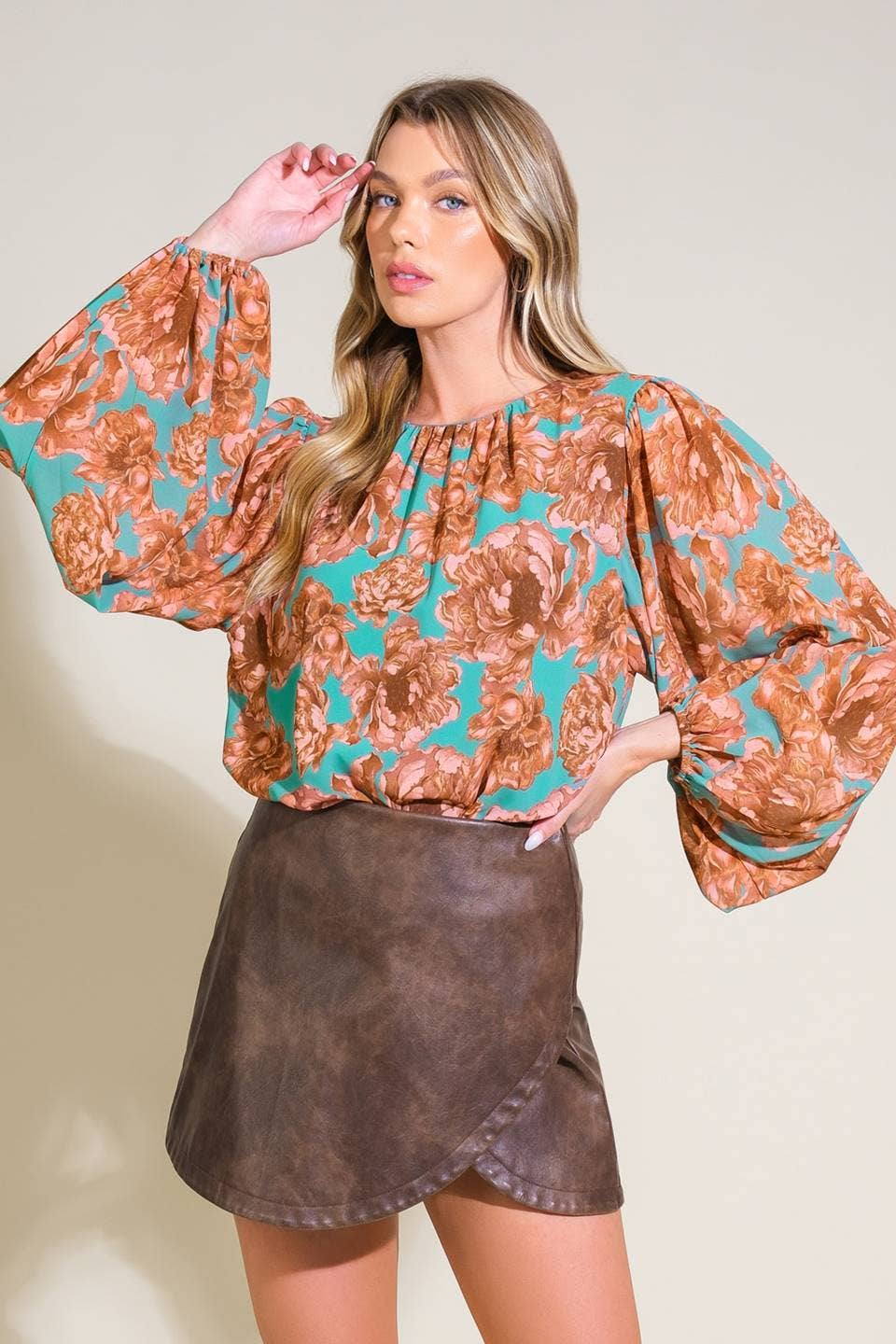 FLYING TOMATO - A printed woven top - IT13186