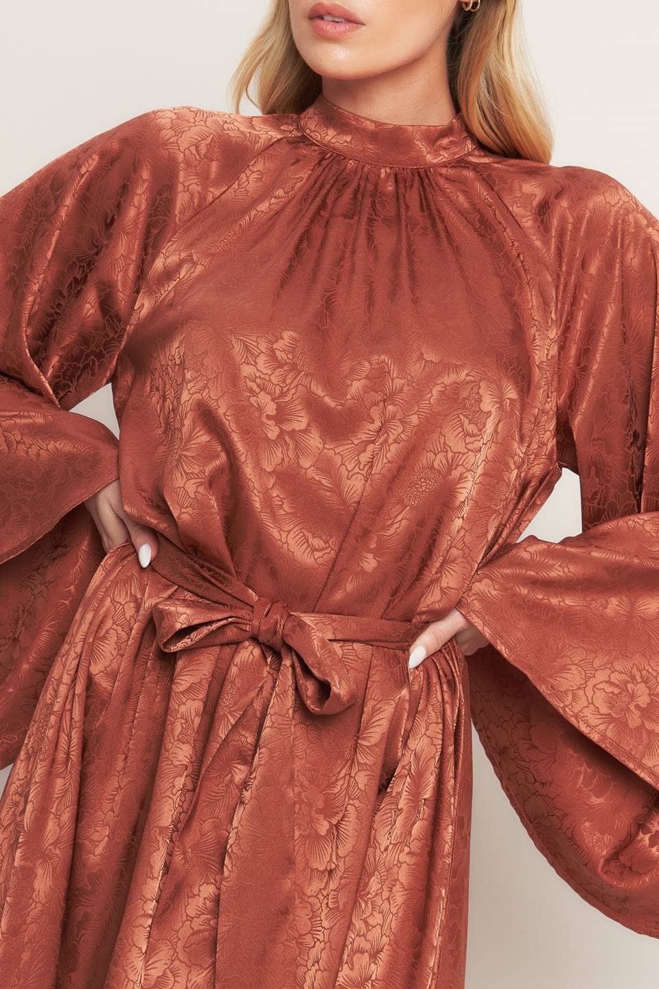 FLYING TOMATO - A woven jacquard satin mini dress - ID20594