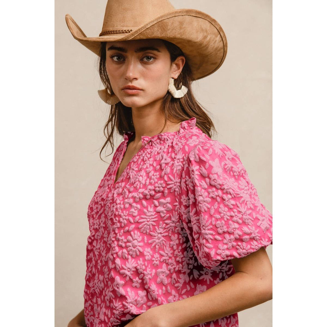 BiBi - FLORAL PATTERN TEXTURE SLEEVES RUFFLED V-NECK TOP