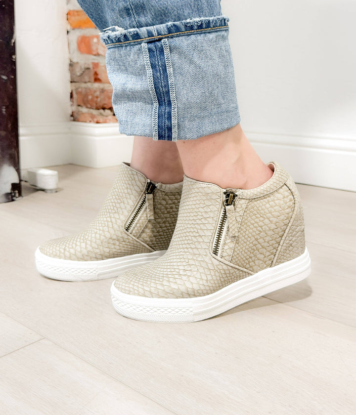 Naughty Monkey - Timmibelle Wedge Sneaker in Cream