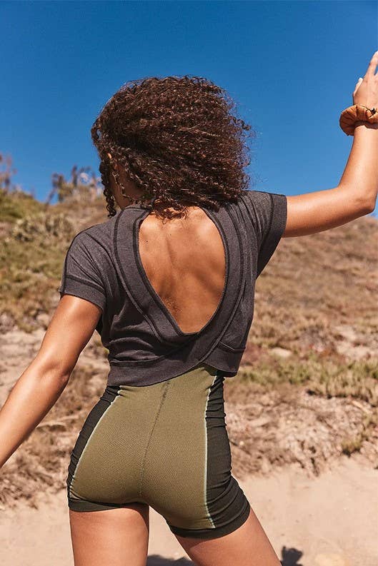 Rosa Clothing - Slouchy wrapped cutout back short sleeve workout tee top