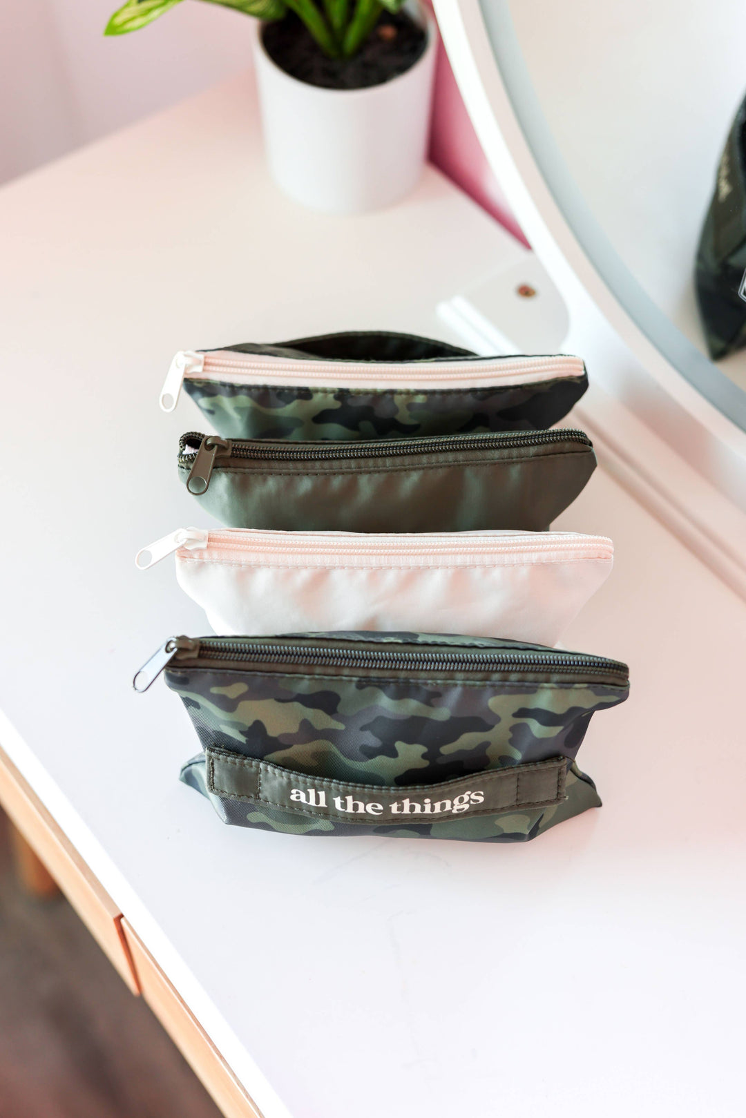 Jadelynn Brooke - Expandable Organizer – Hometown Camo