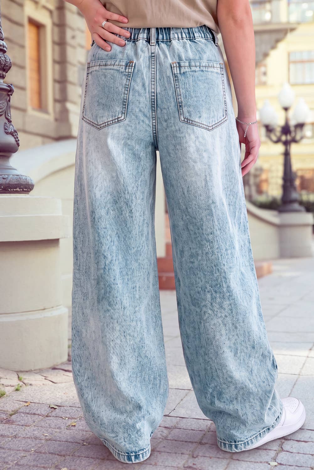 Frayed Studded Detail Wide Leg Pocketed Jeans