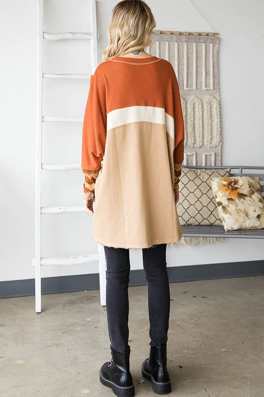 WASHED COLORBLOCK HILOW HEM PULLOVER TOP- RUST